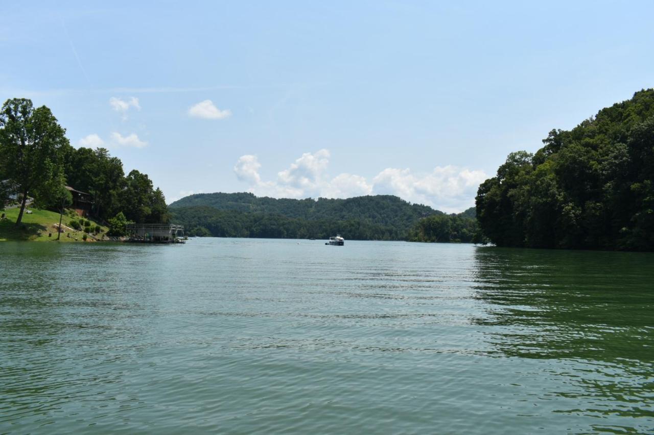 Tree Top Lodge - Gorgeous Lake Cabin With Hot Tub & Magnificent Views Of Forests And Mountains! Cabin Butler Extérieur photo