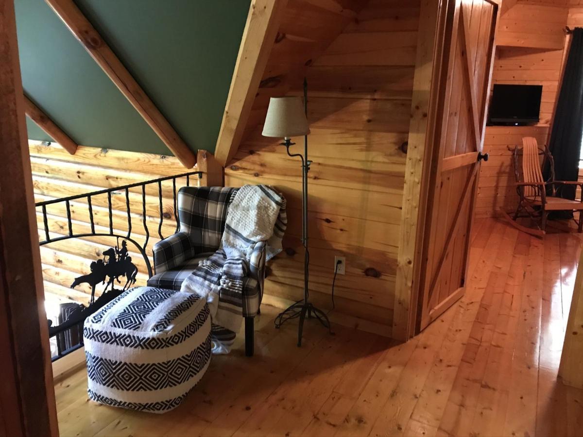 Tree Top Lodge - Gorgeous Lake Cabin With Hot Tub & Magnificent Views Of Forests And Mountains! Cabin Butler Extérieur photo