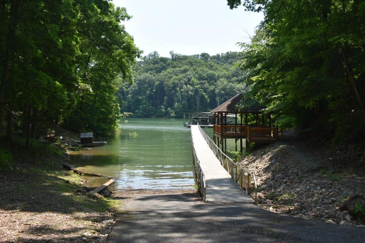 Tree Top Lodge - Gorgeous Lake Cabin With Hot Tub & Magnificent Views Of Forests And Mountains! Cabin Butler Extérieur photo