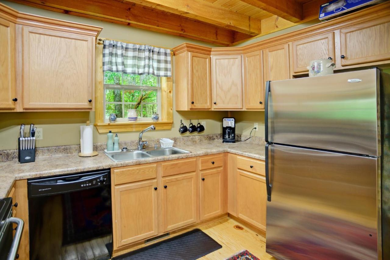 Tree Top Lodge - Gorgeous Lake Cabin With Hot Tub & Magnificent Views Of Forests And Mountains! Cabin Butler Extérieur photo