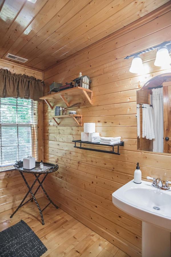 Tree Top Lodge - Gorgeous Lake Cabin With Hot Tub & Magnificent Views Of Forests And Mountains! Cabin Butler Extérieur photo
